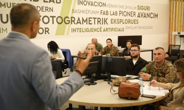 Ekspertët amerikanë forcojnë mbrojtjen kibernetike të Shqipërisë