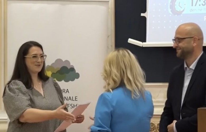 80 asistentë të rinj për mbështetjen e nxënësve me nevoja të veçanta diplomohen në Kosovë
