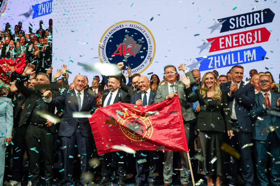 Ardian Gjini kryeson listën e Aleancës me 19,644 vota pas numërimit të 50% të votave.
