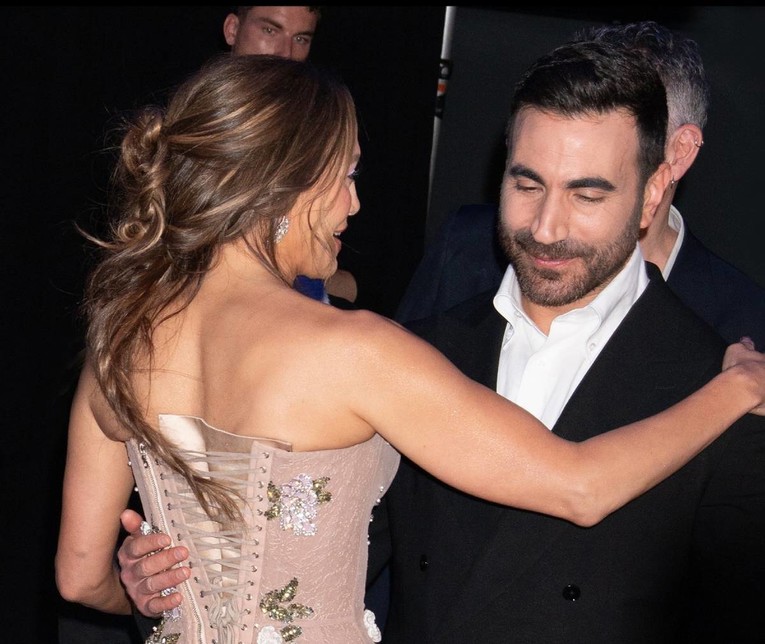 Jennifer Lopez dhe Brett Goldstein: Çfarë fshihet pas thashethemeve të romancës?