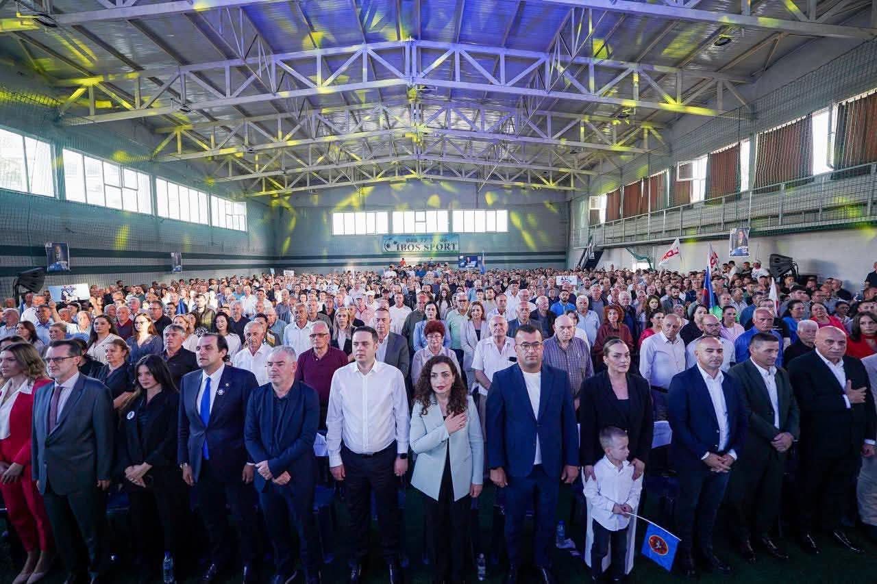 Vjosa Osmani ndez Mitrovicën, Istogun, Prishtinën dhe Lipjanin me tubime masive