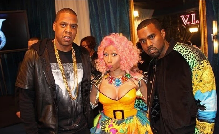 Jay-Z surprizon me një freestyle katërminutësh ku kritikon ashpër Kanye West, Drake dhe Nicki Minaj në festivalin Roots Picnic në Filadelfia.