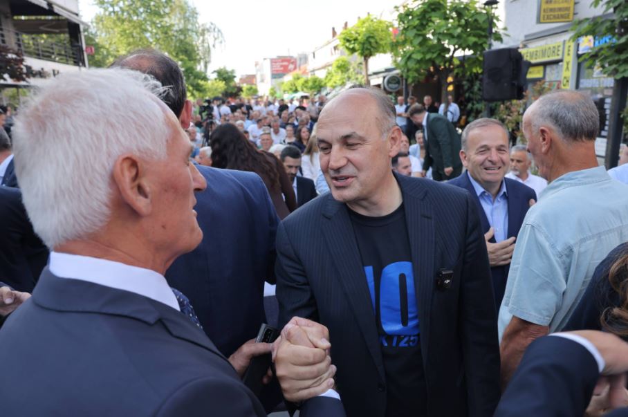 Fryma e ndryshimit ndez Anamoravën, Enver Hoxhaj në tubime me mbështetje të madhe
