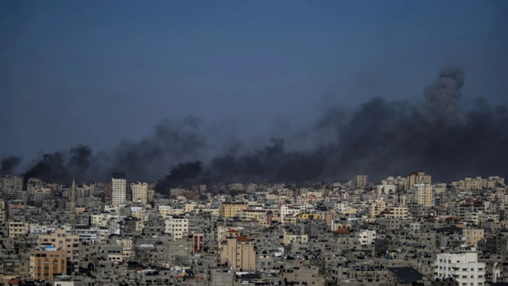 Sulmet izraelite në Gaza shkaktojnë viktima civile dhe tensione të reja