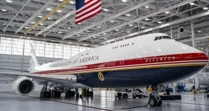Trump prezanton aeroplanin presidencial luksoz të dhuruar nga Katari