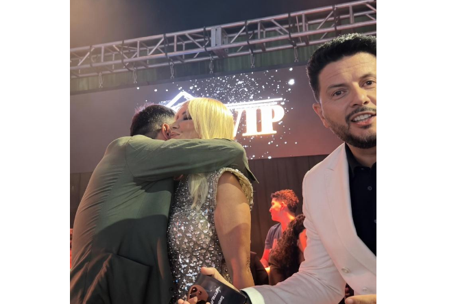Një lidhje e mundshme në “Ferma VIP” që po ndez rrjetin