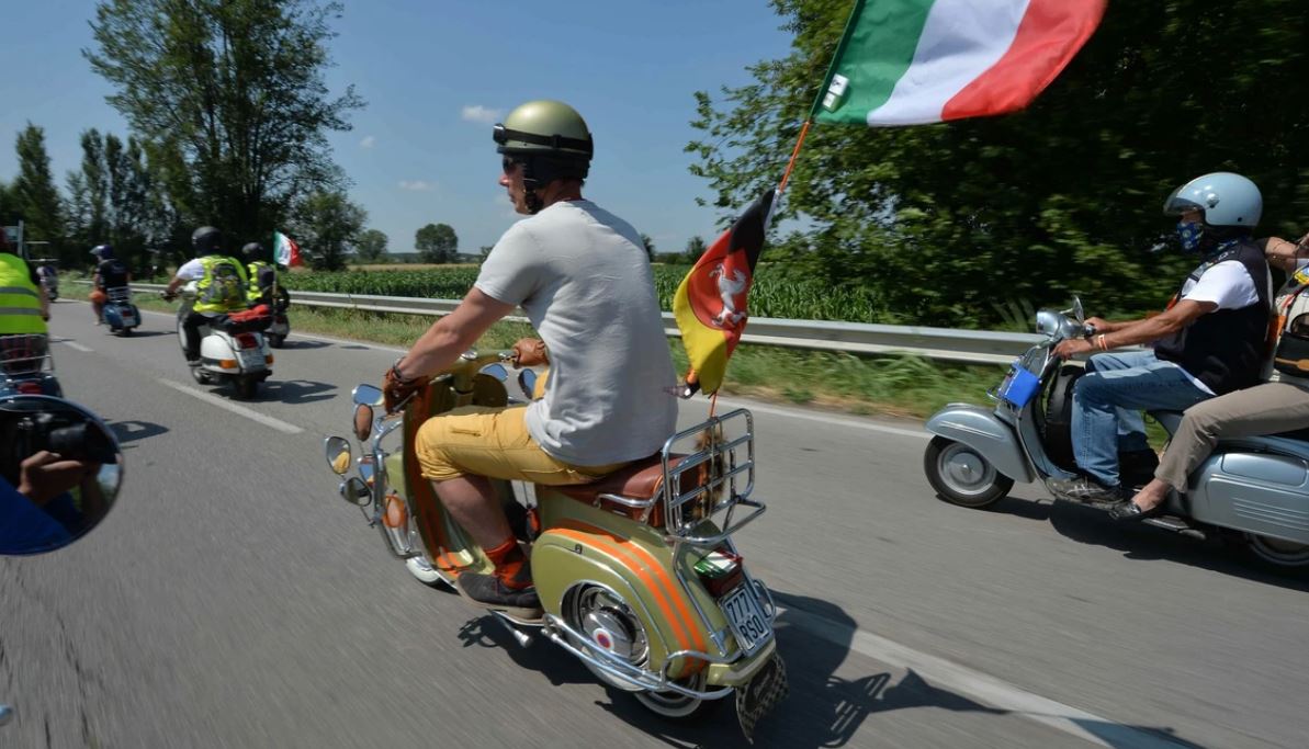 Vespa feston 80 vjetorin me një event madhështor në Romë