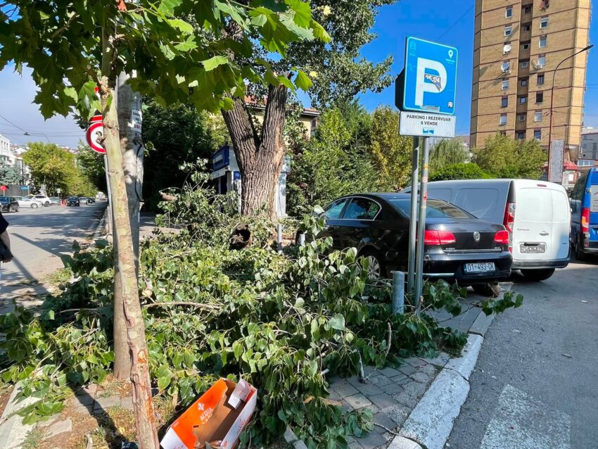 Pasojat e erërave të forta dhe breshërit në Prishtinë dhe Istog