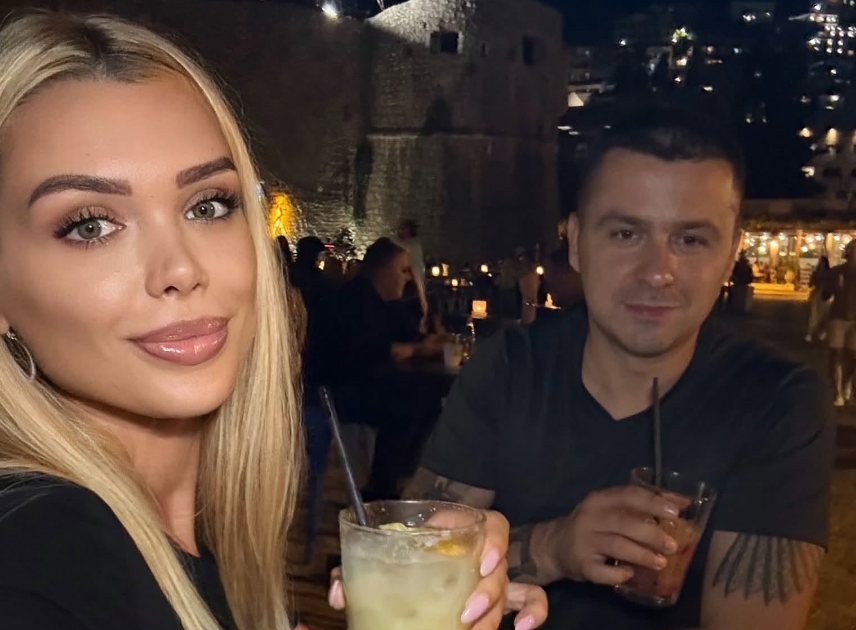 Çifti i njohur shqiptar feston ditëlindjet në të njëjtën ditë