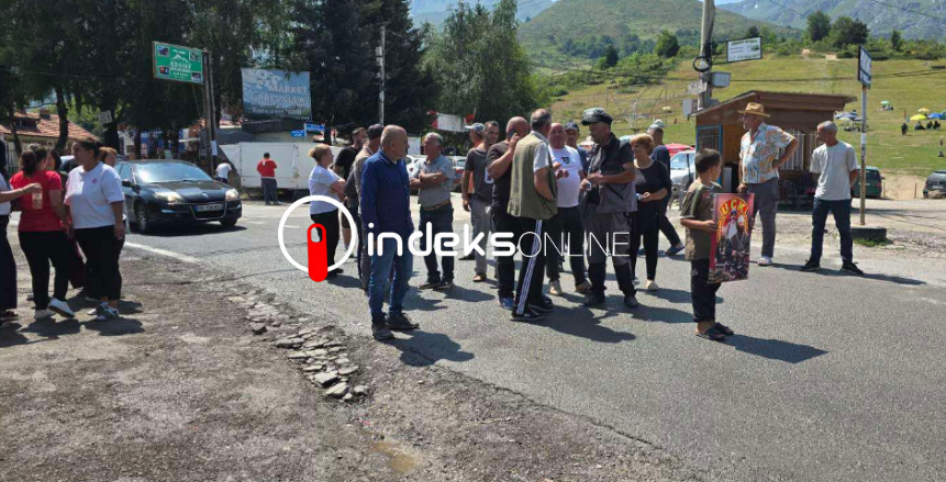 Shitësit ambulantë në Prevallë në protestë për të drejtën e punës