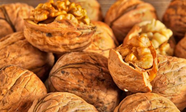 Dieta që mbron trurin dhe zemrën: Ushqimet që duhet të dini