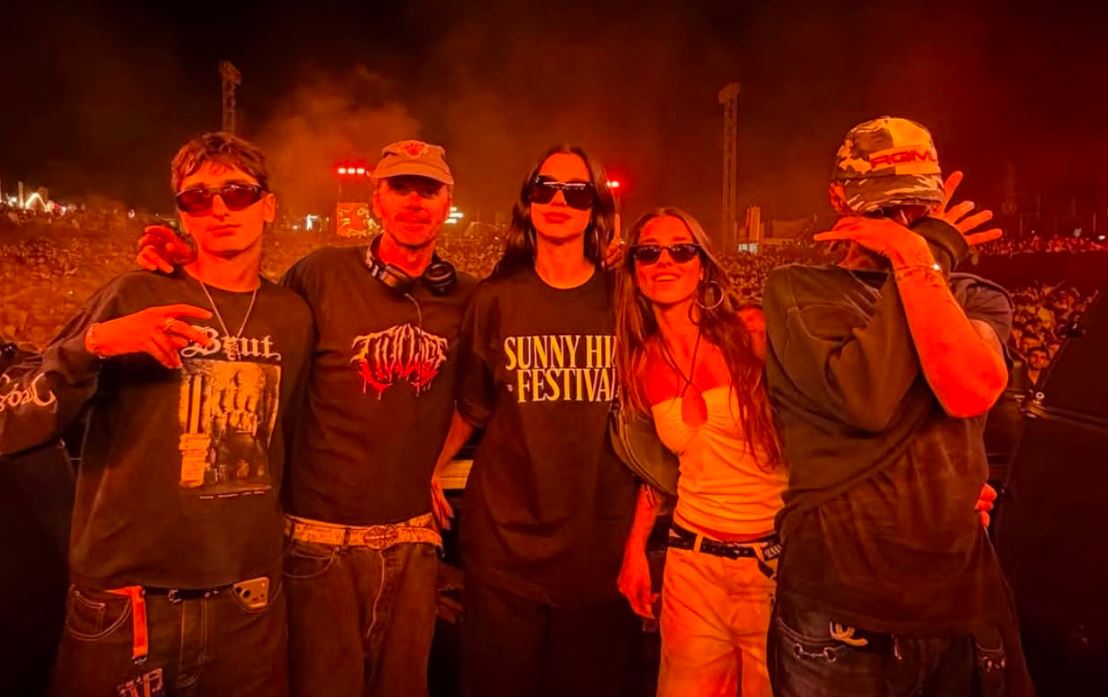 Kush është Ella Hamilton Brown, e dashura e Gjinit dhe lidhja me familjen Lipa