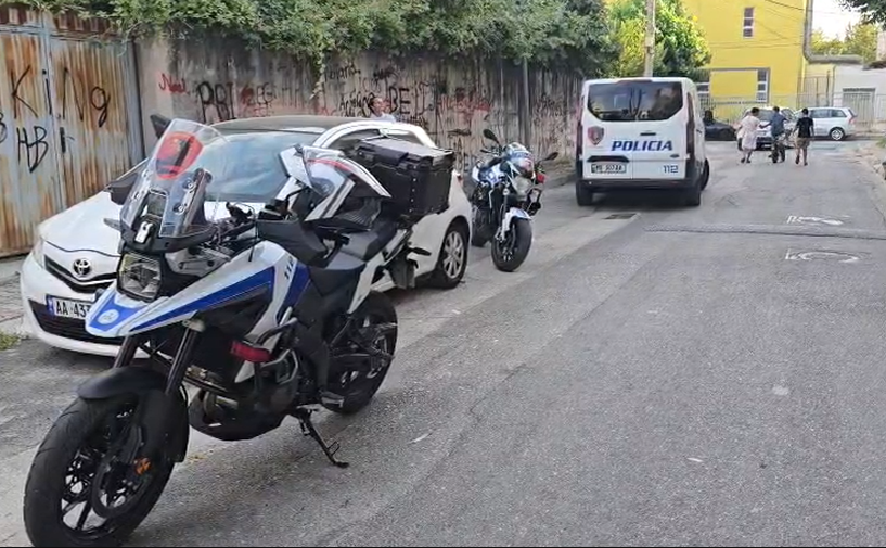 Policia konfirmon se shtetasi Xh. L., 43 vjeç, ka plagosur me thikë bashkëshorten e tij në Shkozet të Durrësit.