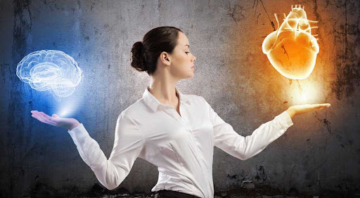 7 sjelljet që dallojnë njerëzit me inteligjencë të lartë emocionale