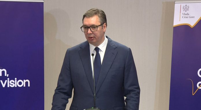 Vuçiq ndez retorikën nacionaliste për Kosovën para zgjedhjeve në Serbi