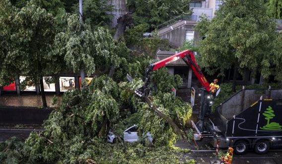 Stuhia në Cyrih merr jetën e një 16-vjeçareje dhe plagos disa të tjerë