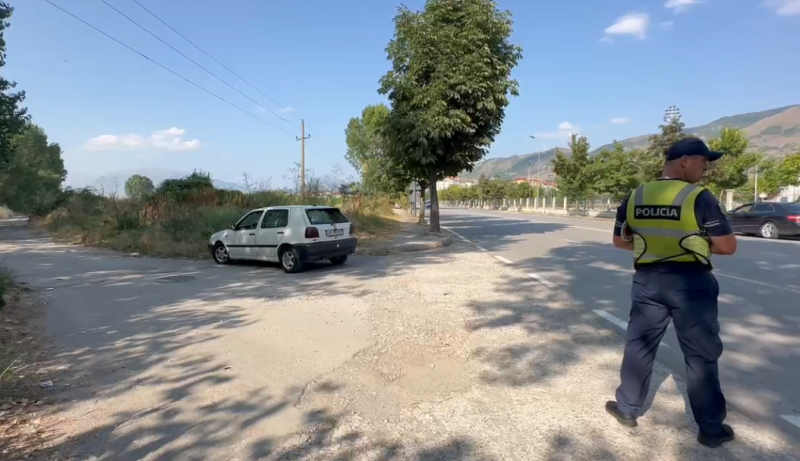 Aksidenti në Korçë: Fëmija 1-vjeçar goditet nga vetura, jashtë rrezikut për jetën