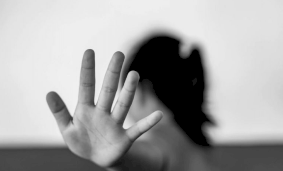 Shtërpcë: Babai arrestohet zyrtarisht me vendim prokurorie për dhunë ndaj vajzës së tij.
