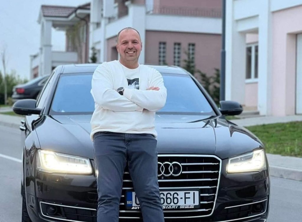 Një nga të lënduarit në aksidentin në Dollc është dërguar për trajtim të mëtejshëm në QKUK, duke ulur numrin e të plagosurve në tre.