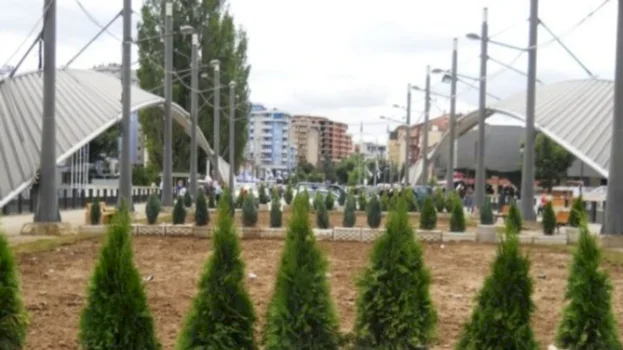 Ribllokimi i urës së Ibrit dhe historia e “Parkut të Paqes” në Mitrovicë