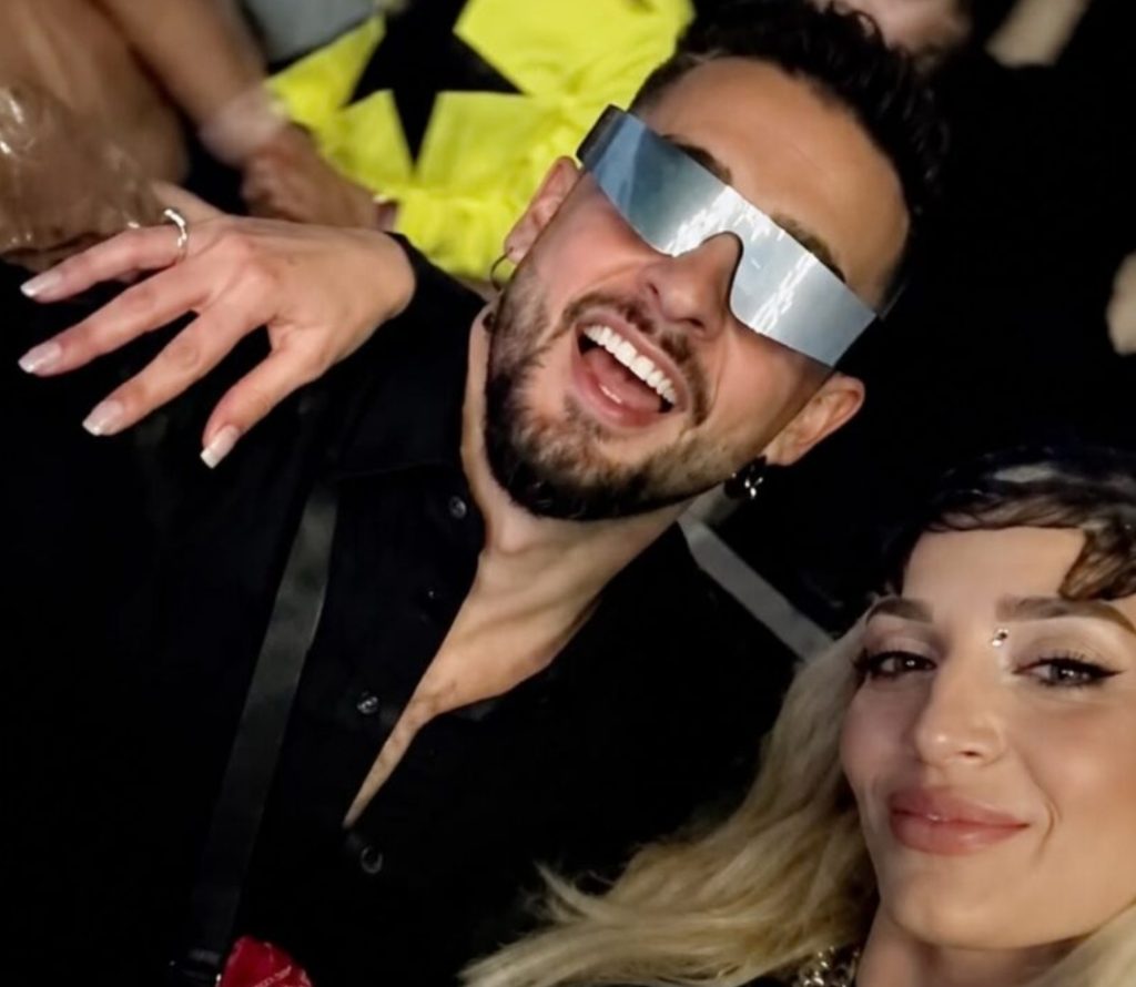 Selin dhe Gimbo festojnë dashurinë me koncertin e parë së bashku jashtë Shqipërisë