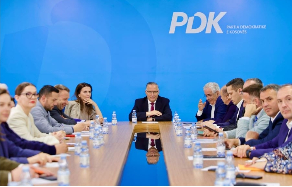 Gara e fortë për mandate në Kuvendin e Kosovës, kush do të hyjë dhe kush rrezikon jashtë