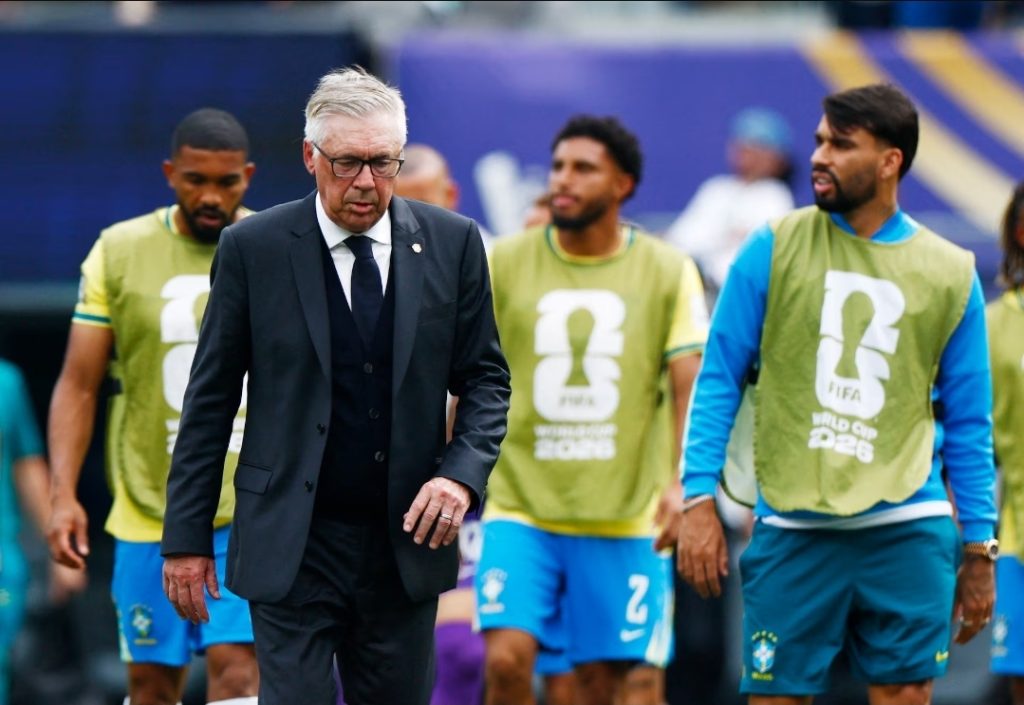 Romario kërkon shkarkimin dhe dërgimin në gjykatë të trajnerit Carlo Ancelotti pas eliminimit të Brazilit nga Botërori.