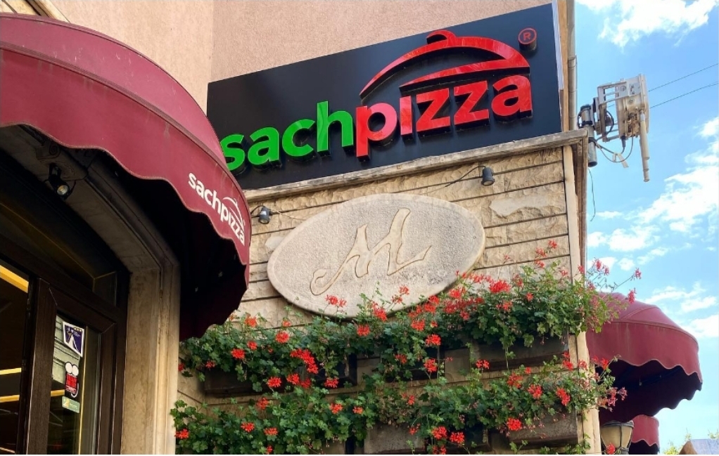 Dyshohet për helmim masiv pas ushqimit në Sach Pizza në Prishtinë