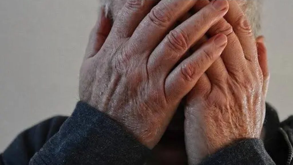 Tre raste të dhunës në familje në Kosovë, dy të dyshuar dërgohen në mbajtje dhe një në kërkim nga policia.