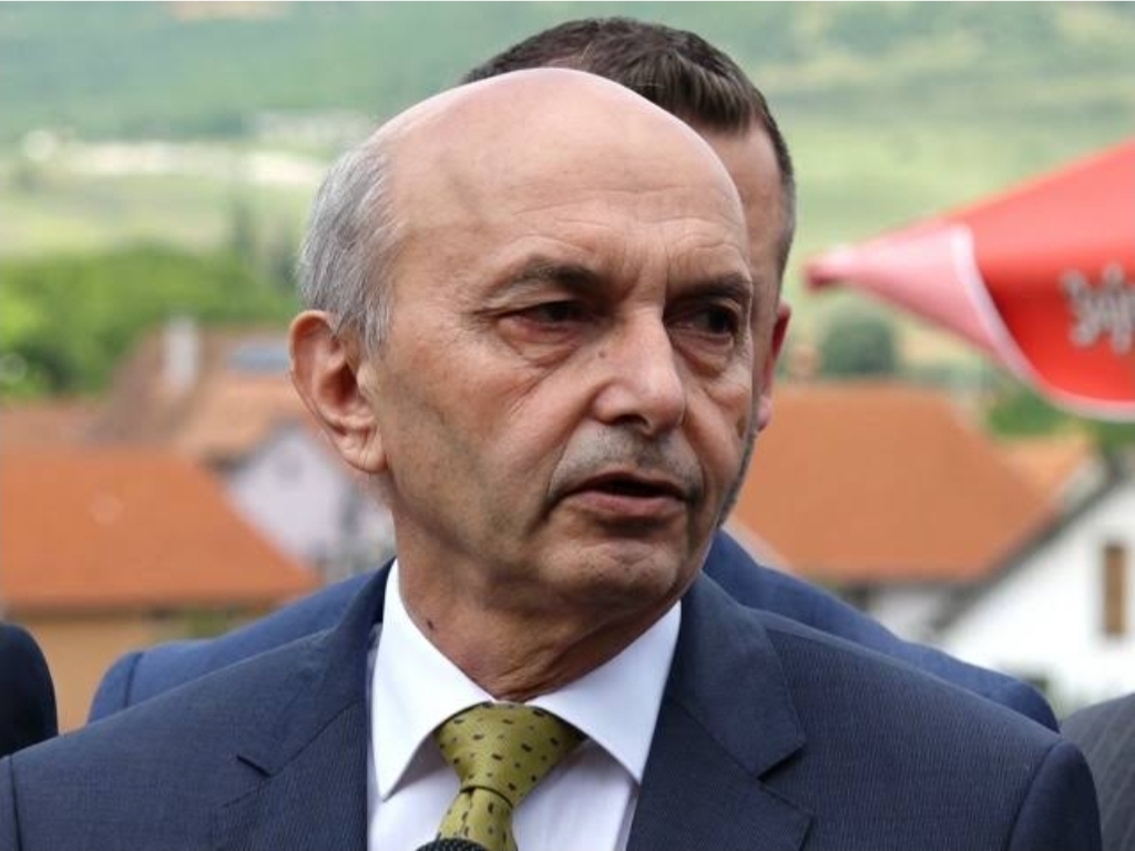 Isa Mustafa sfidon bashkëpunimin LDK-VV për qeverinë me 80 vota