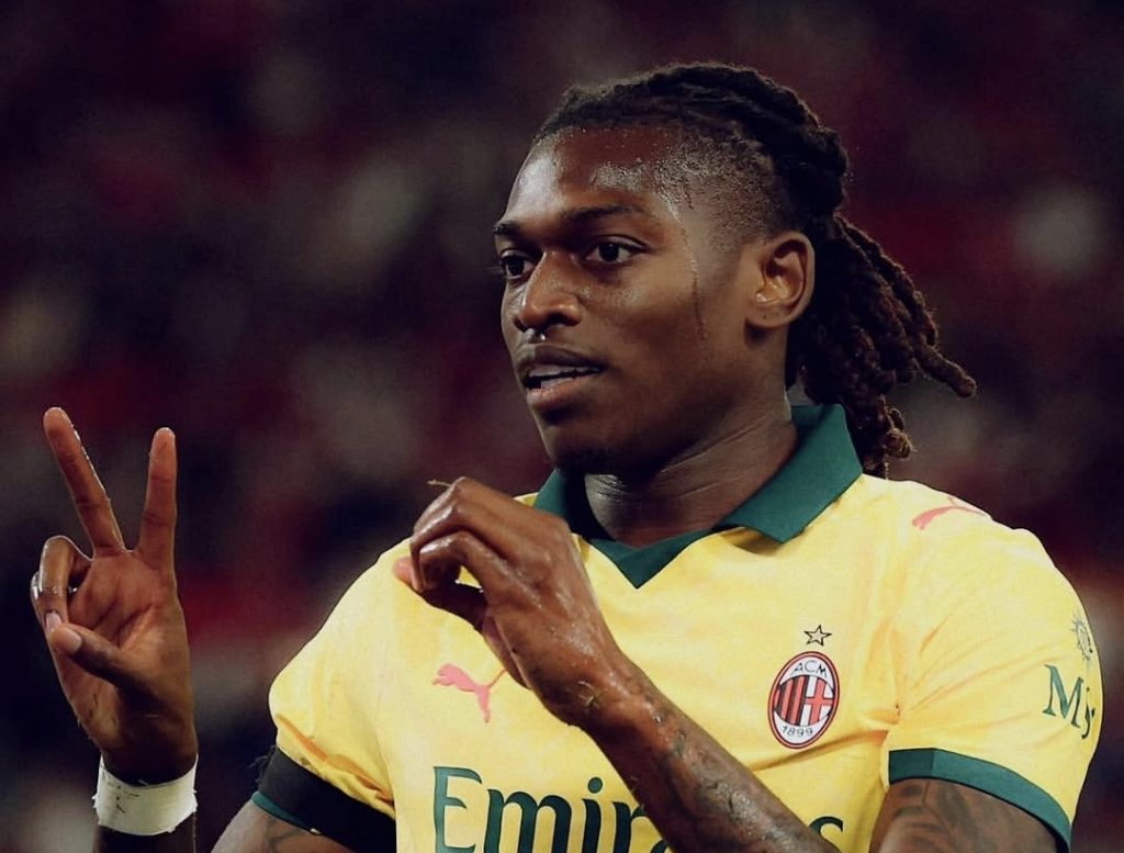Garë e fortë për Rafael Leão, Leeds nuk dorëzohet