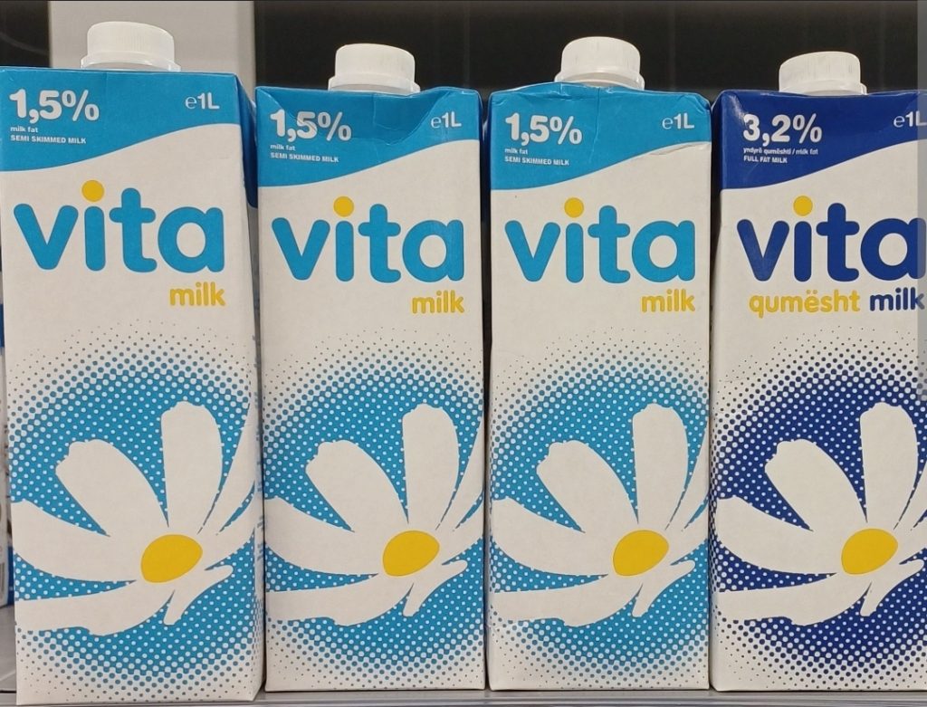 Qytetari nga Gjilani kritikon cilësinë e qumështit “Vita” të blerë për fëmijën