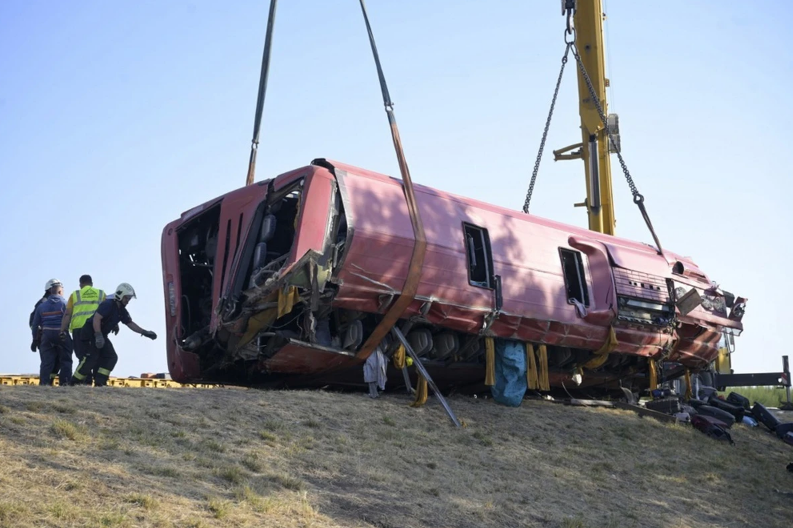Tragjedia në autostradën hungareze: Autobusi polak përmbyset, 12 të vdekur
