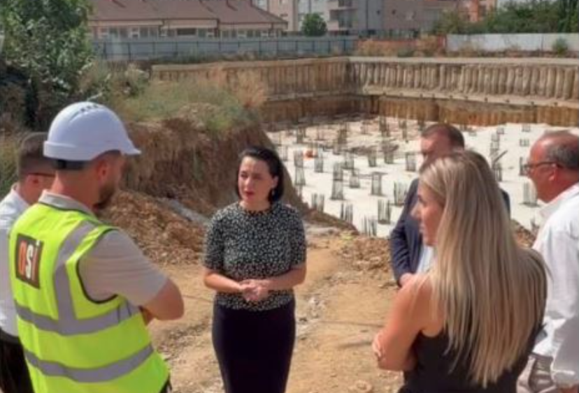 Fitore Pacolli paralajmëron masa për vonesat në projektin social të Podujevës