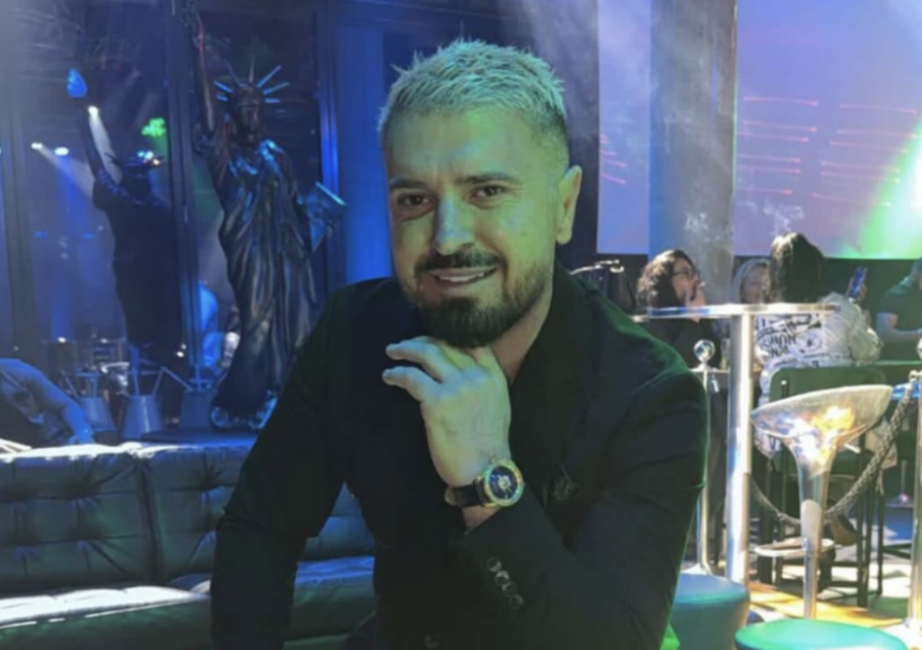 Labinot Rexha përjeton një aksident të vogël me makinën e tij