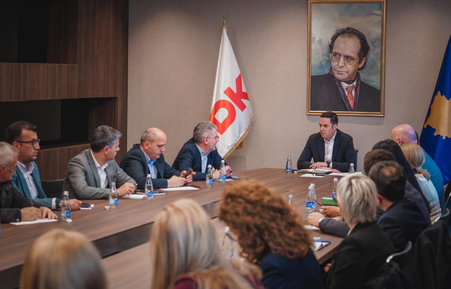 LDK në Kuvend: Takim i brendshëm ndërsa opozita refuzon marrëveshje