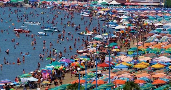 Kosova kryeson listën e turistëve në Shqipëri, rritje e ndjeshme e vizitorëve të huaj në qershor