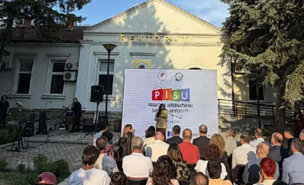 Universiteti Veror në Prishtinë mbledh 300 studentë nga e gjithë bota
