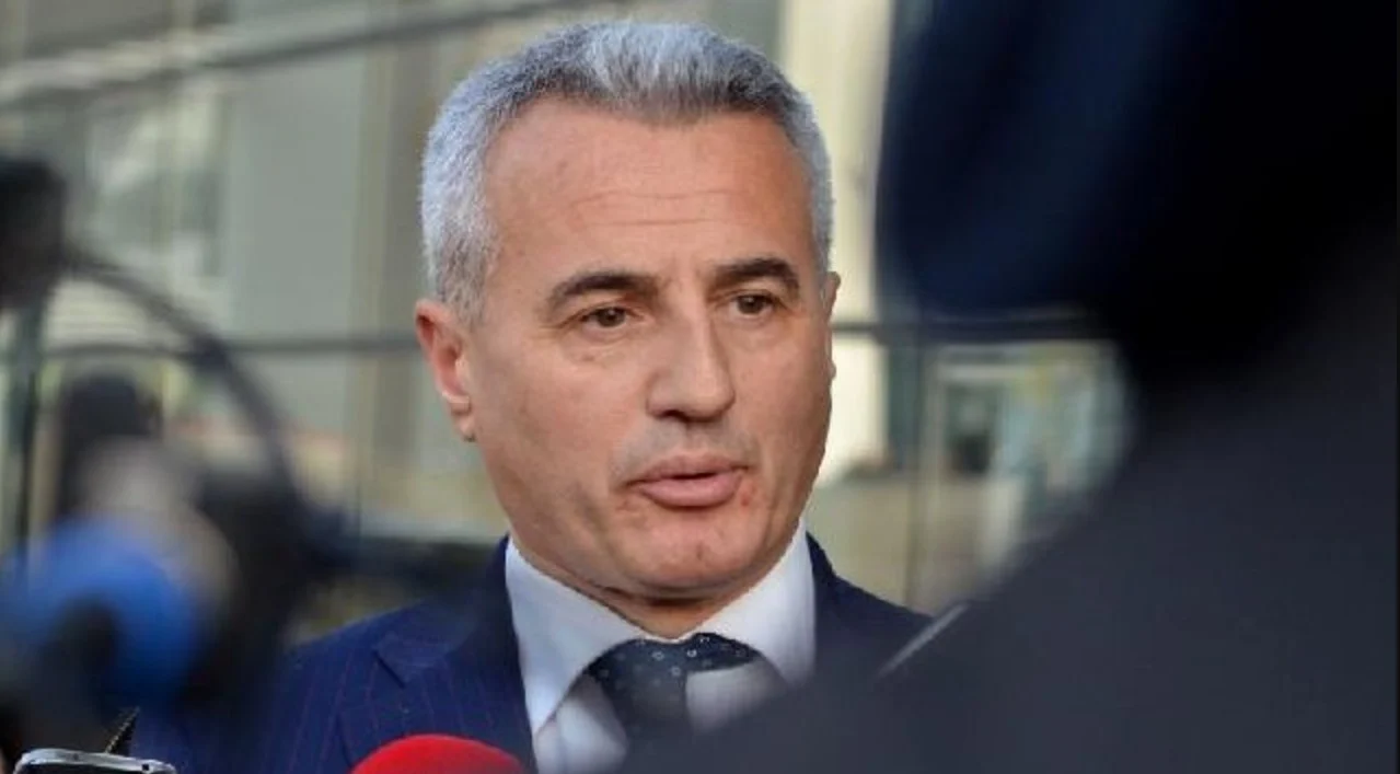 Avokati Arianit Koci konfirmon përfaqësimin juridik të Aulona Memetit dhe kërkon mbrojtje nga presionet ndaj saj.