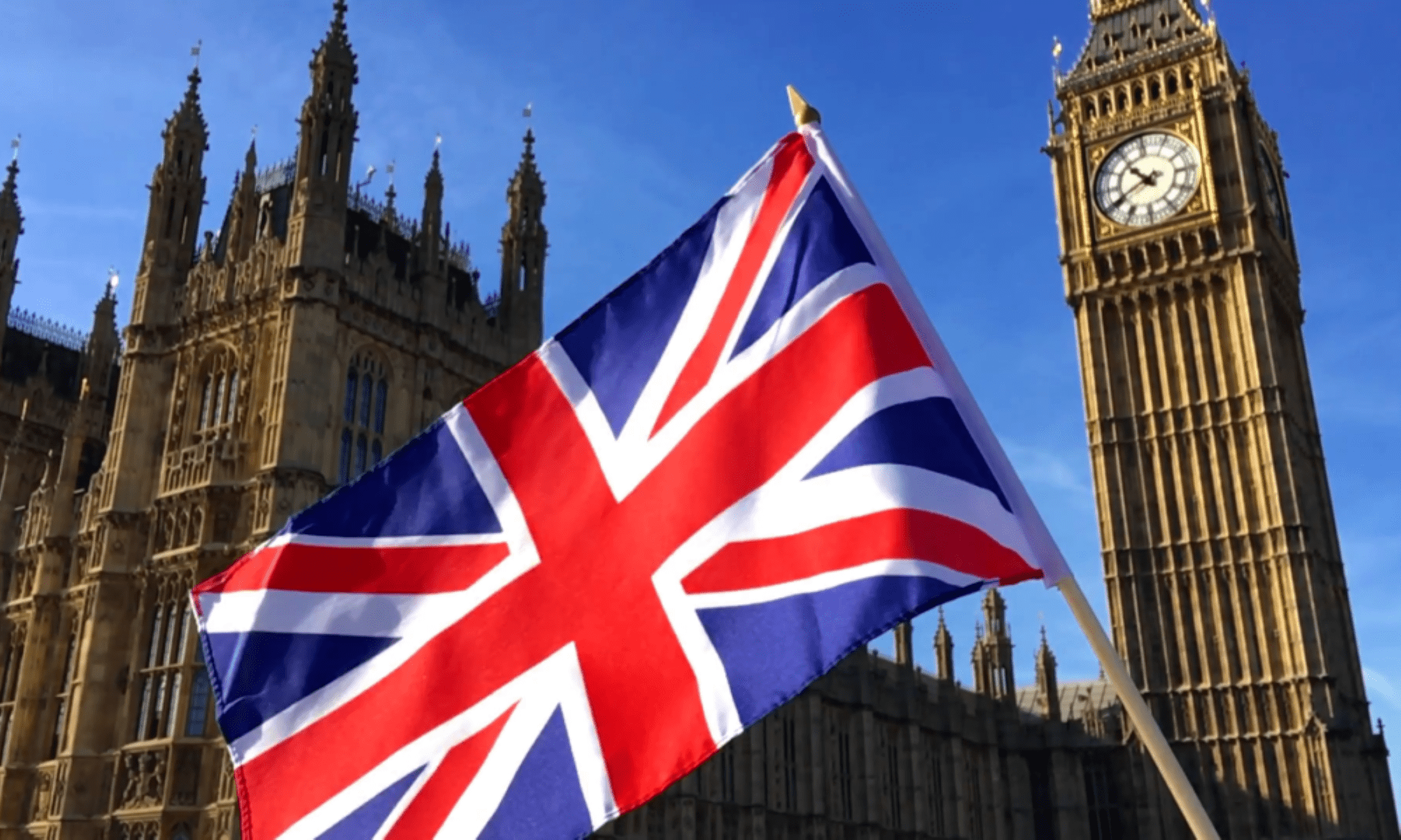 Britania synon të ndryshojë rregullat e Apple dhe Google për platformat mobile