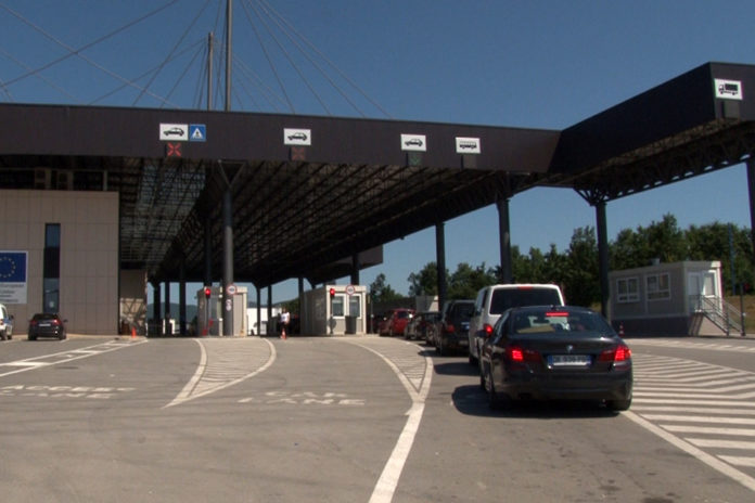 Pritjet në pikat kufitare të Kosovës mbeten të shkurtëra, pa kolona të gjata