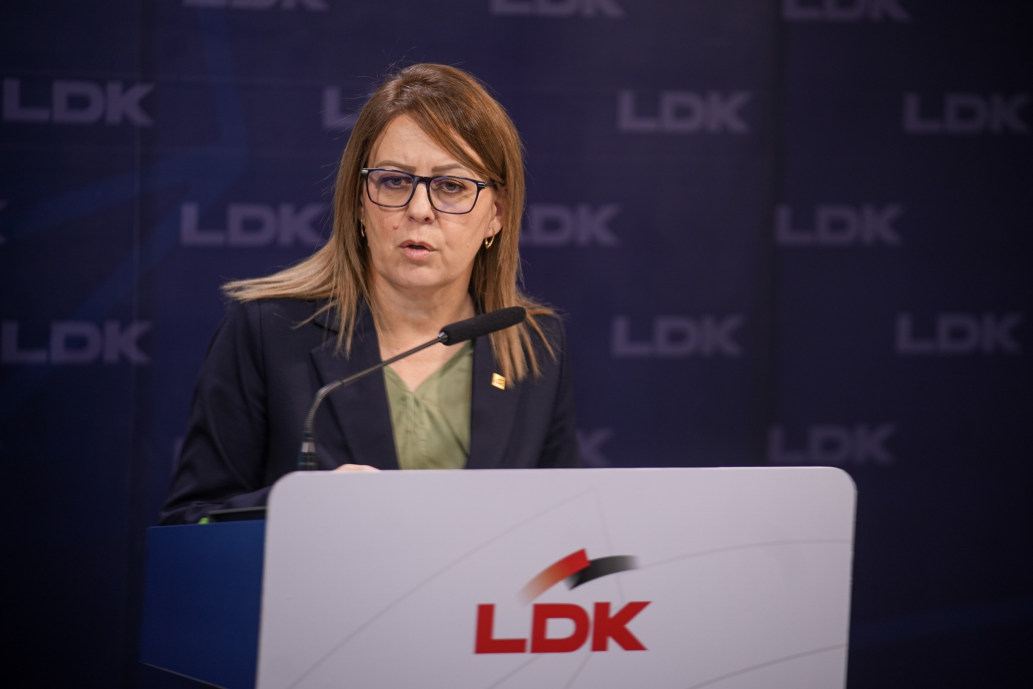 Zjarri në deponinë e Sferkës kërcënon jetën dhe mjedisin, Bajrami kërkon ndërhyrje urgjente