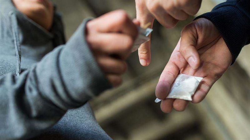 Një i ri u kap me marihuanë gjatë aksionit “Stop Drogave në Shkolla” në Ferizaj më 4 qershor.
