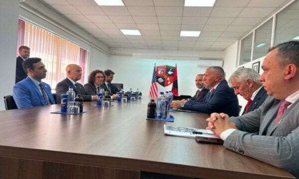 Kongresistët amerikanë në Luginën e Preshevës, shqetësime për diskriminimin e shqiptarëve