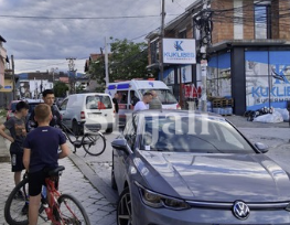Përleshje me thika në Prizren: Katër të rinj, tre të lënduar në spital