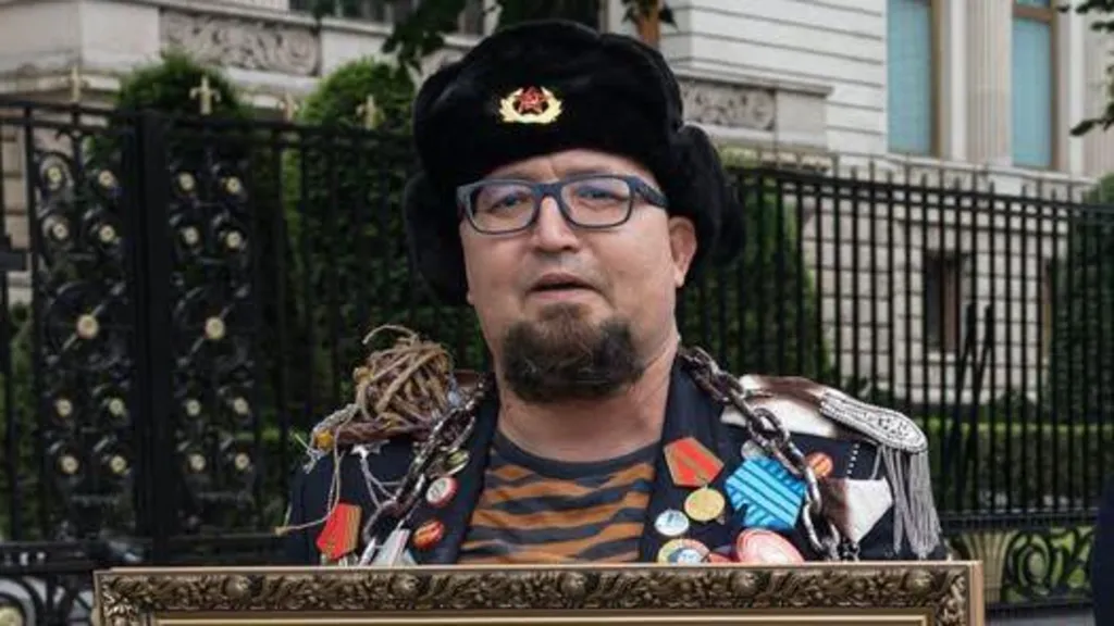 Vrasja misterioze e artistit kritik të Putinit në Poloni trondit opinionin