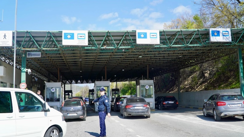 Sistemi i regjistrimit në Hani i Elezit-Bllacë bie dhe krijon kolona, më pas normalizohet