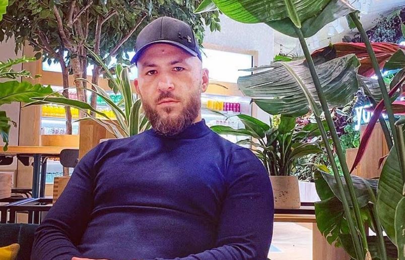Shqiptari i dënuar për drogë qëndron në Britani për shkak të vajzës së tij