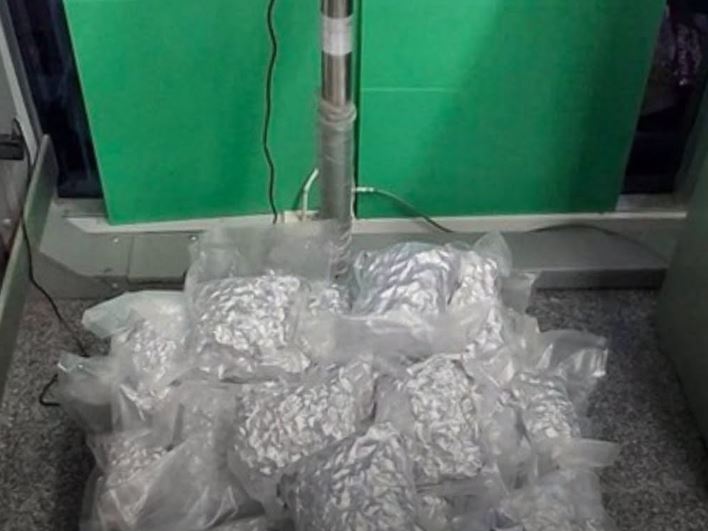 Arrestohet rus me 17 kg kanabis në valixhe para fluturimit nga Tajlanda