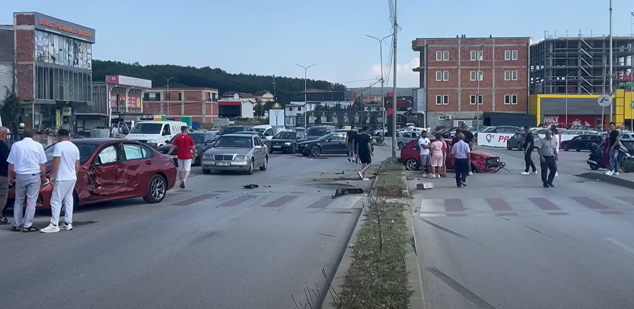 Përplasje e dyfishtë në Malishevë, çfarë ndodhi në rrugën “Skenderbeu”?